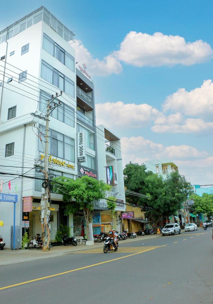 Hotel Khach San Pho Ngoc à Nha Trang Extérieur photo