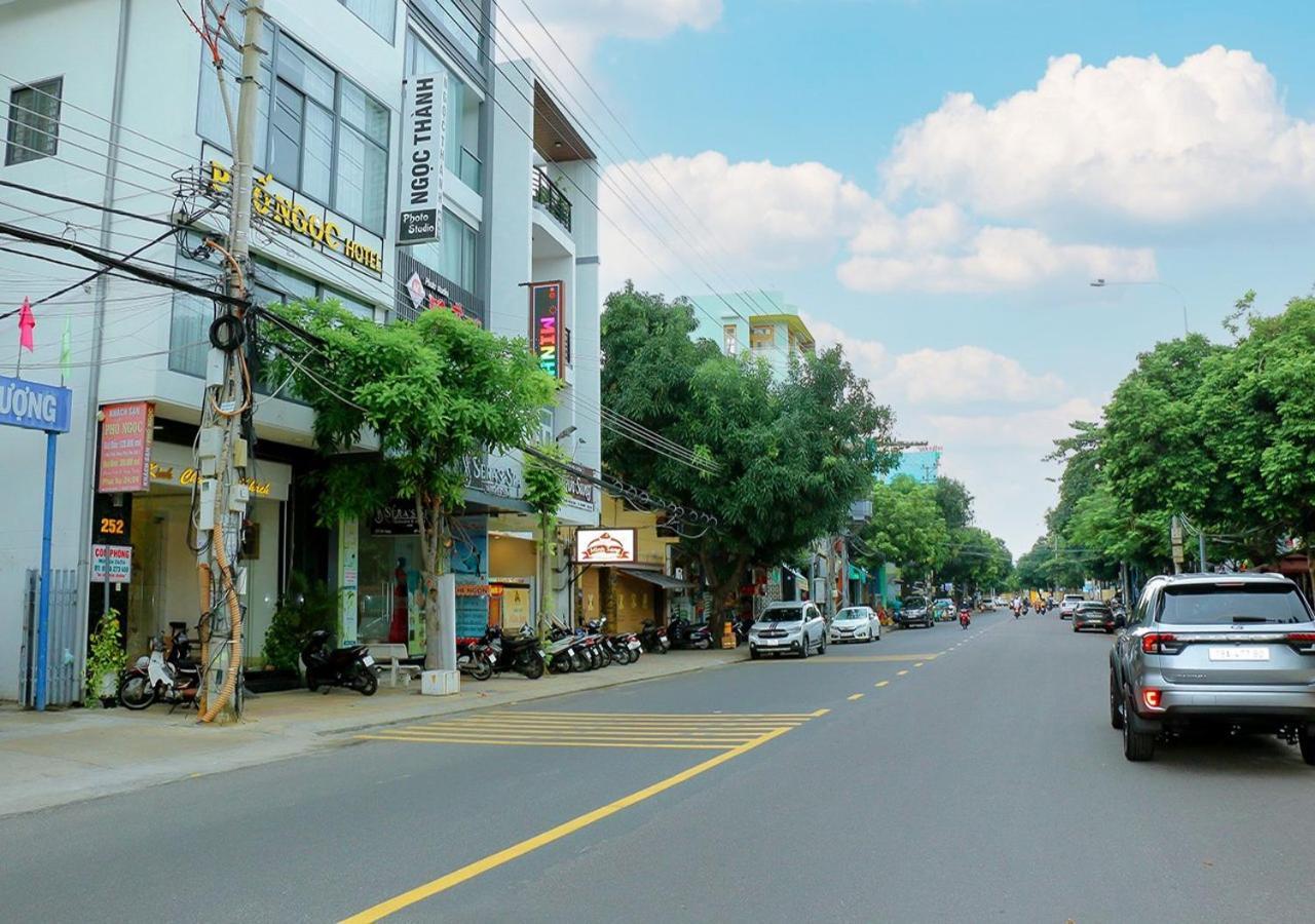 Hotel Khach San Pho Ngoc à Nha Trang Extérieur photo